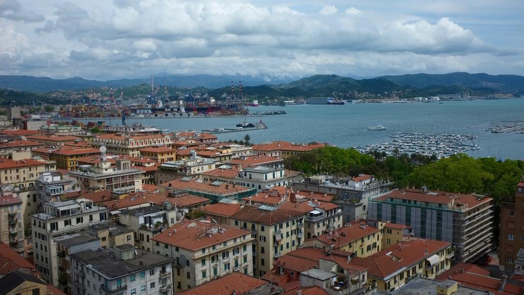 Guesthouse Il Grattacielo Sul Golfo La Spezia Ngoại thất bức ảnh