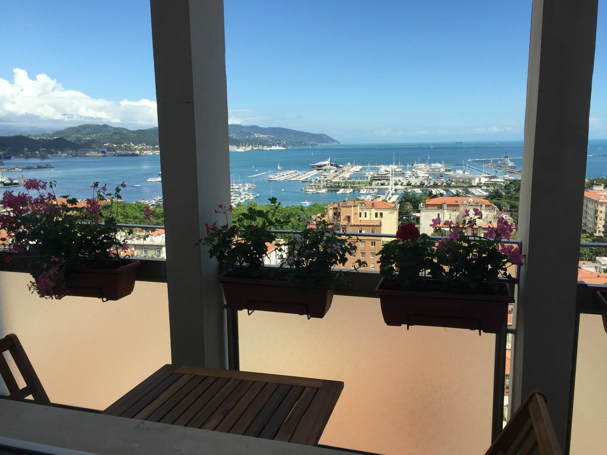 Guesthouse Il Grattacielo Sul Golfo La Spezia Ngoại thất bức ảnh